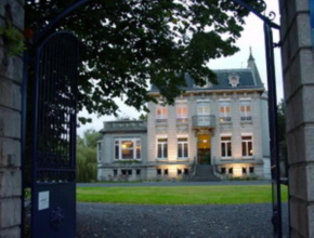 Отель Au Château Des Thermes  Сент-Аман-Лез-О